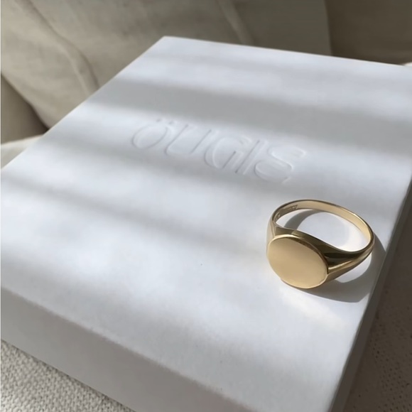 Ougie gold 14 k gold signet ring. - Picture 2 of 5
